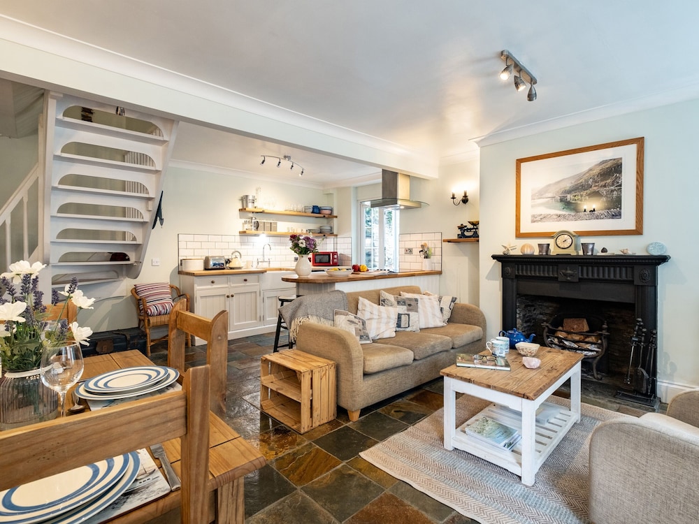 Cobble Cottage view 4