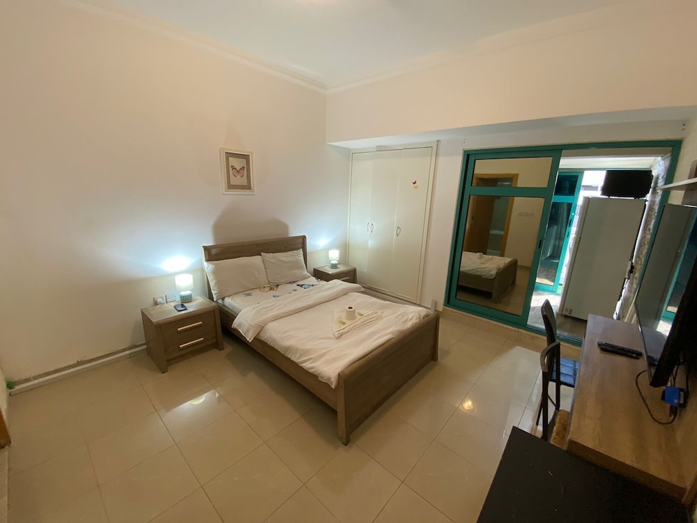 Marina Crown Hostel for Girls photo 3