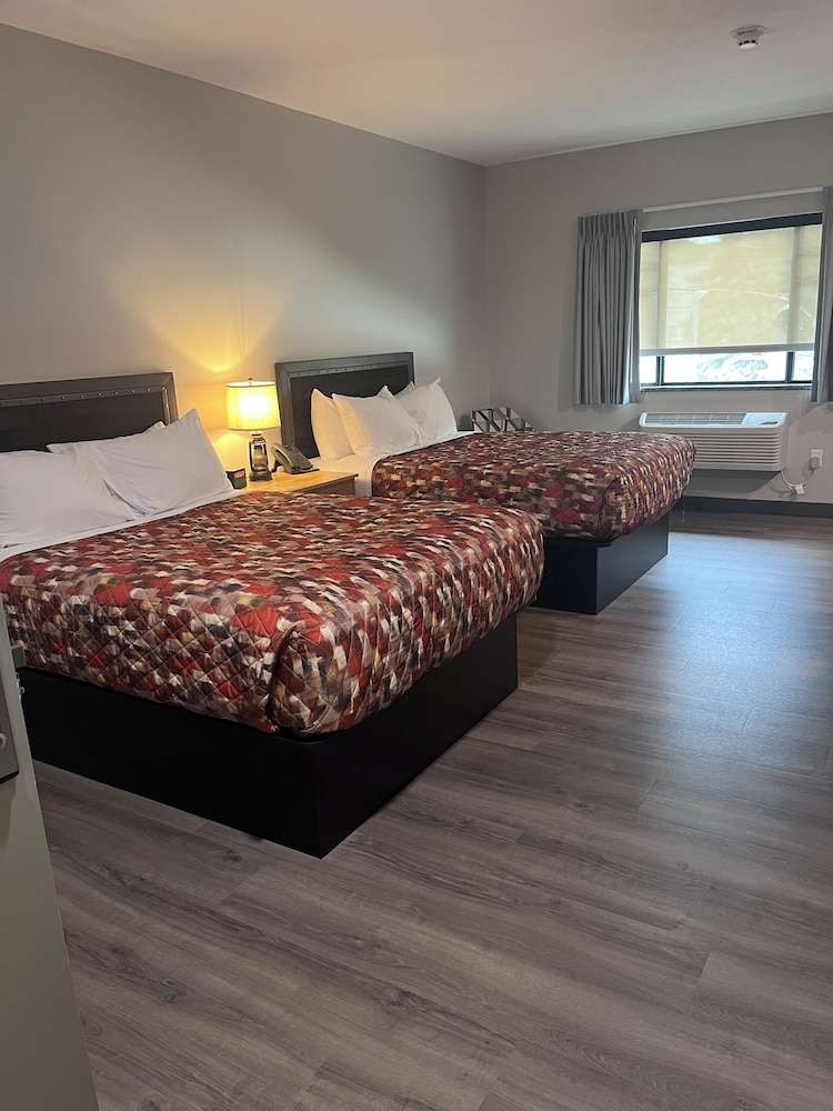 Hamburg Inn Suites - Property Image 16