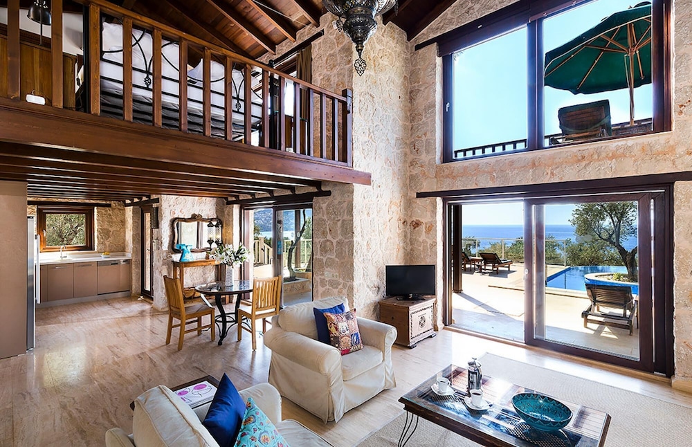Korsan Tas Bahce - Stylish 3 bed Villa sea Views view 4