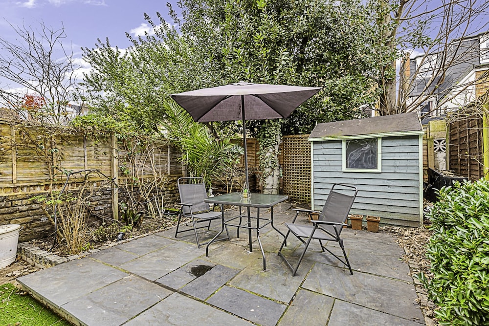 outdoor bbq area