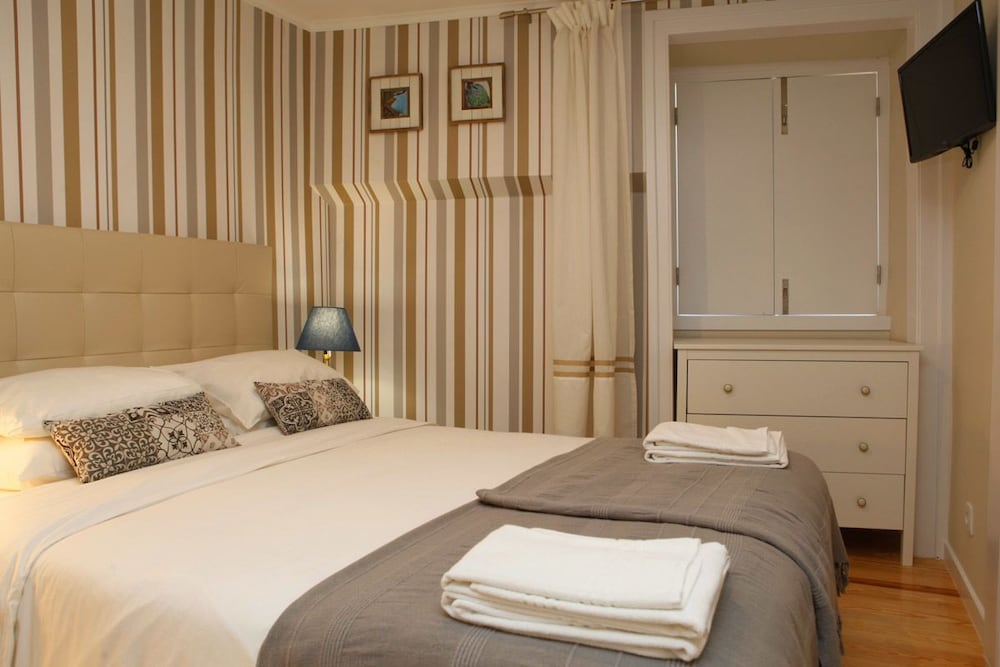 Flores Guest House