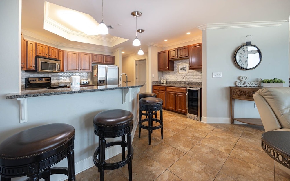 The Oasis 1712 Formerly Phoenix West Ii 1712 4 Bedroom Condo