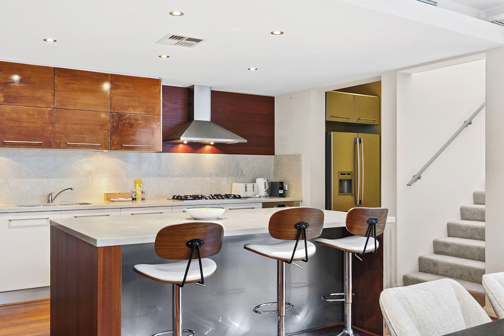 Walk to Beach Coastal Home in Coogee