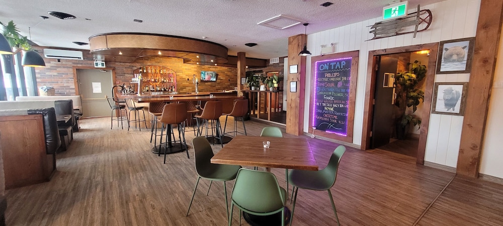 Food & Beverage
