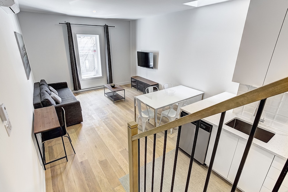 Destination Stays Little Burgundy DT MTL