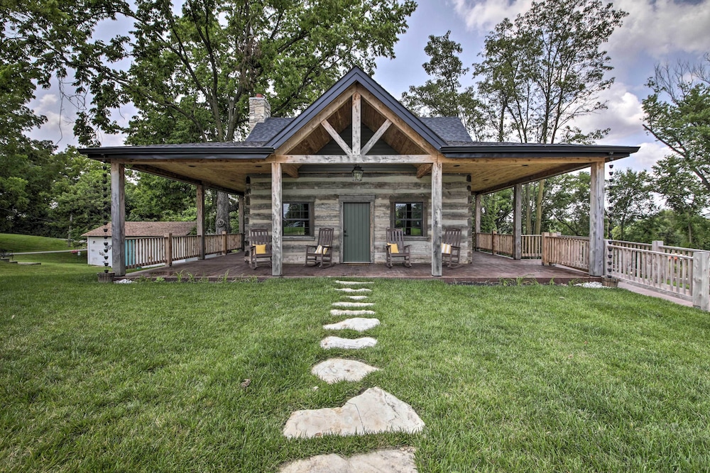 Bross Brother's Cabin w/ Wraparound Porch!