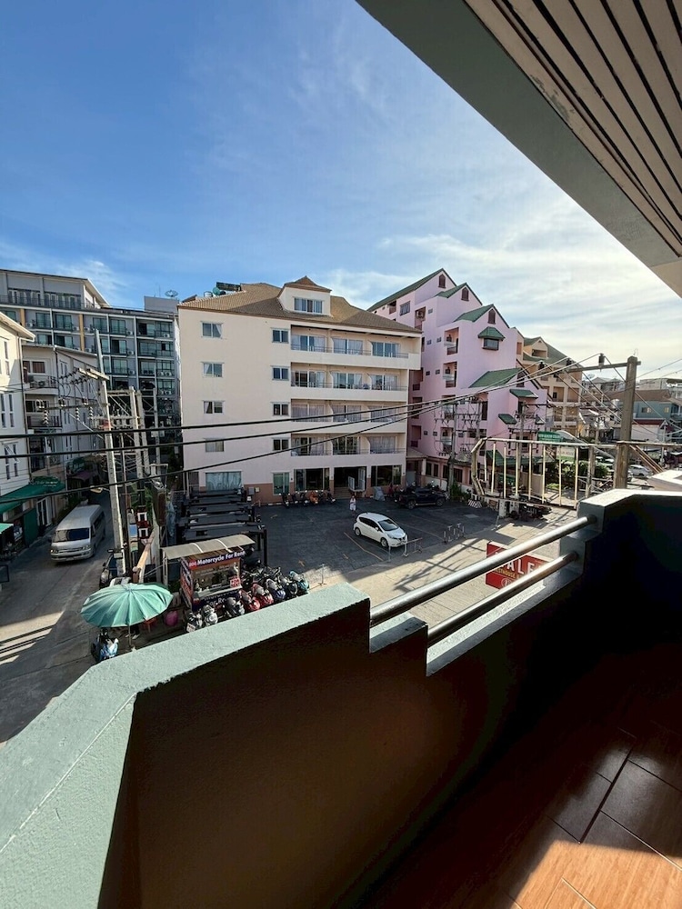 Malee Guesthouse & Restaurant