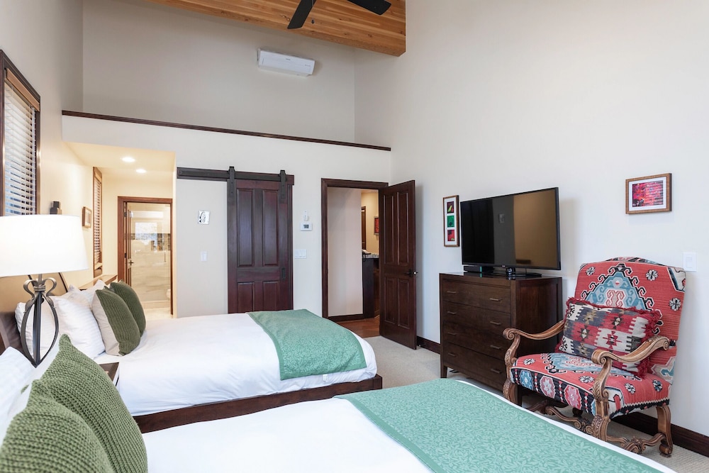 Trail's End Lodge at Deer Valley Resort - Four Bedroom Residence with Spa #505 4 Condo