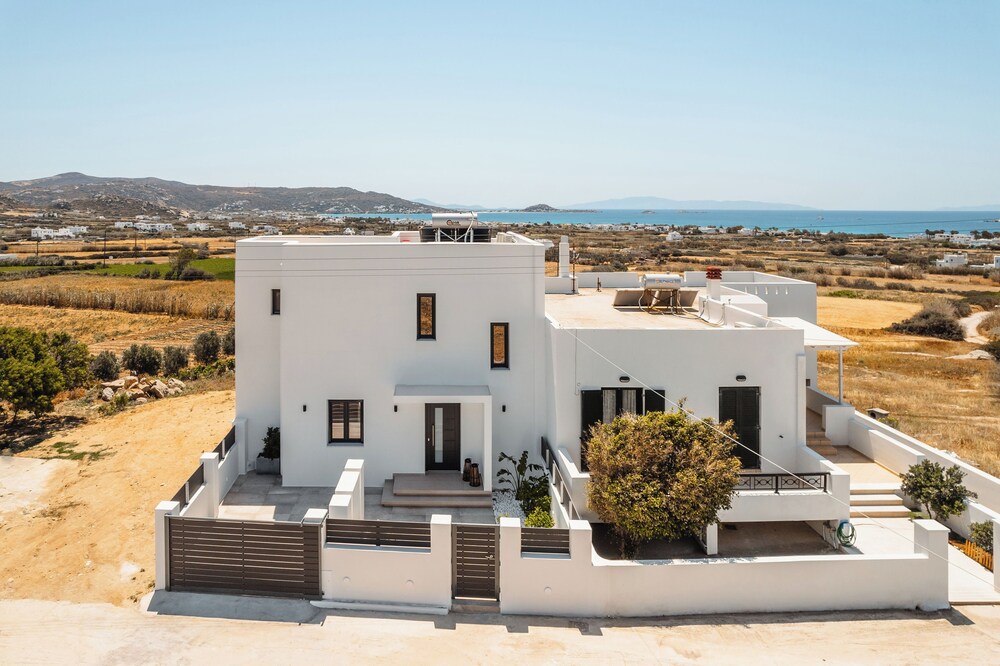 C & G Villas