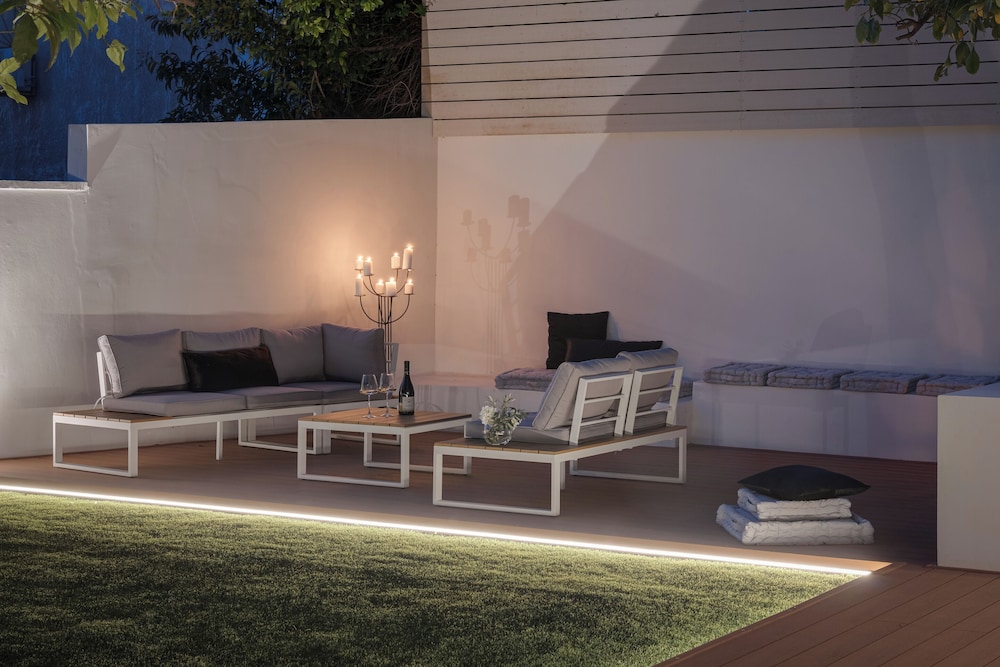 Athena's Lemon Grove Glyfada
