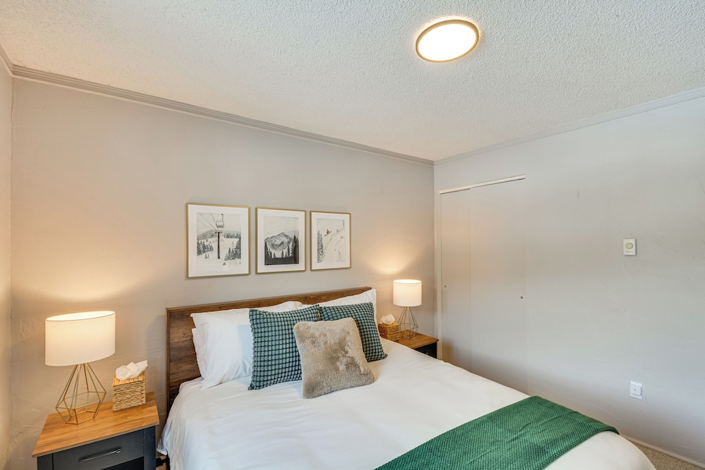 Breckenridge Area Condo w/ Mountain Views