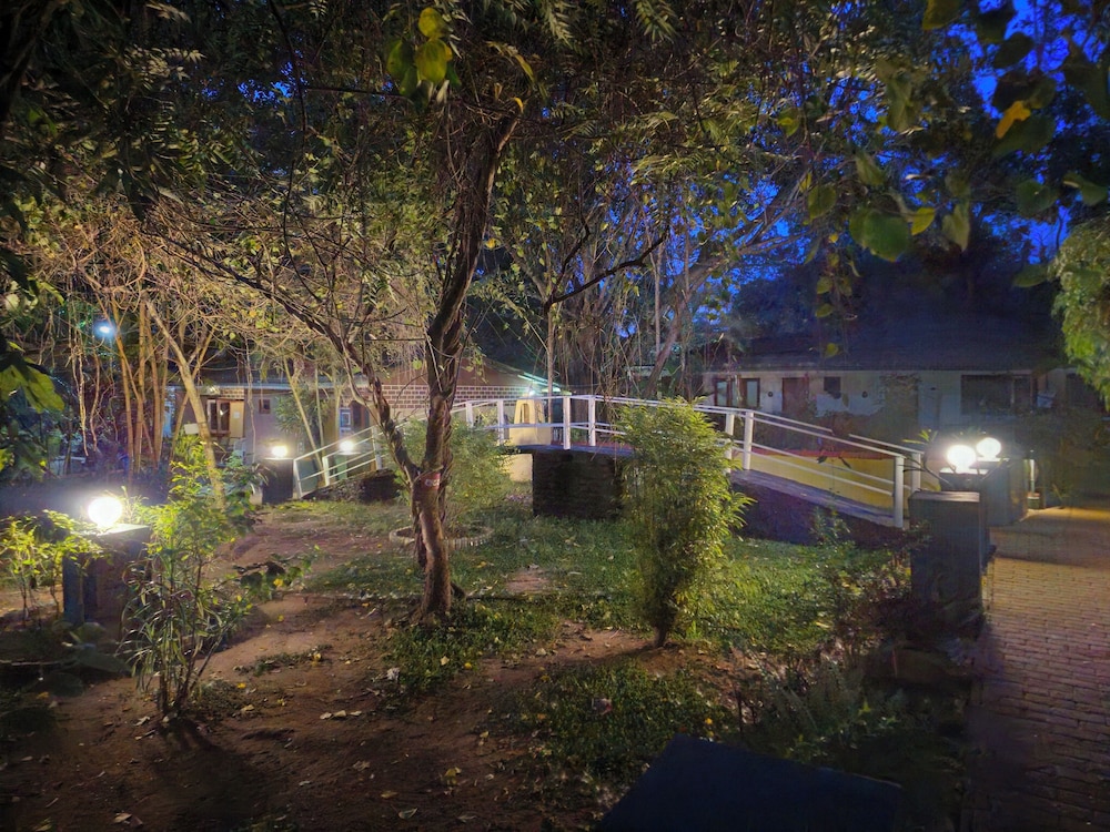 Udawalawe Safari VIllage By Plateeno