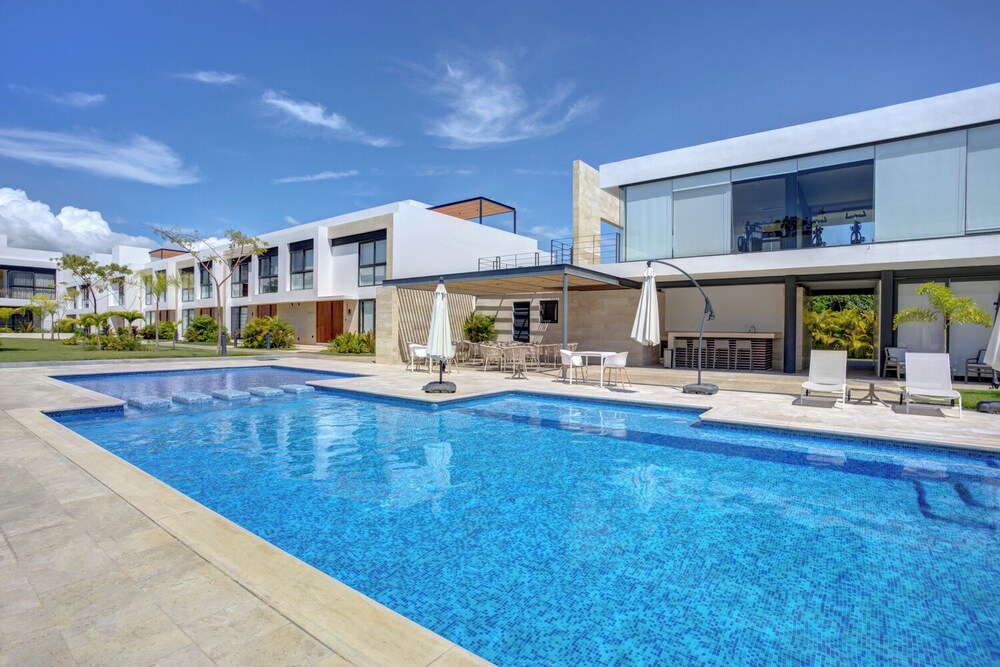 Vista Natura-Luxury Home Near the Beach