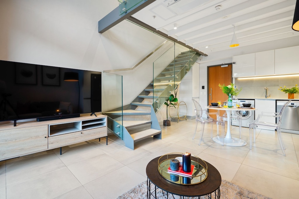 Apartment 307 at 117 on Strand