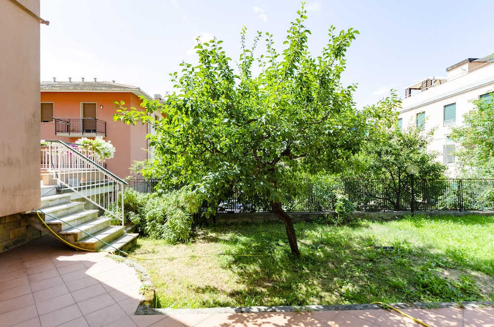JOIVY Stylish Flat W/Terrace view 4