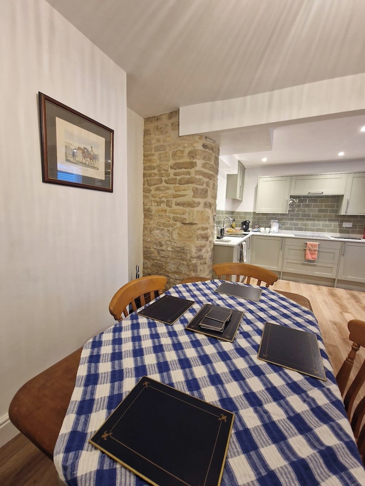 Stylish 2-bed House in Stamford Town Centre