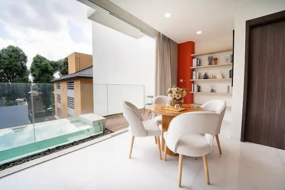 Serenity Sky Villas Luxury Apartment