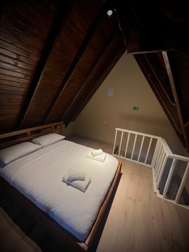 Varuna Bungalov Evleri