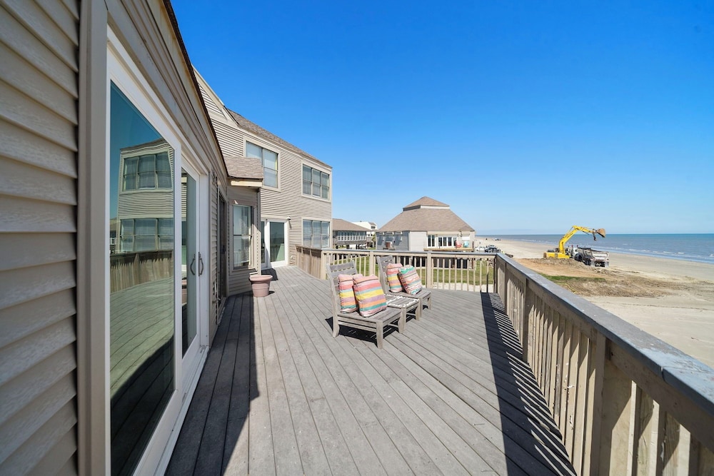 Pirates Beach Retreat by Ryson Vacation Rentals