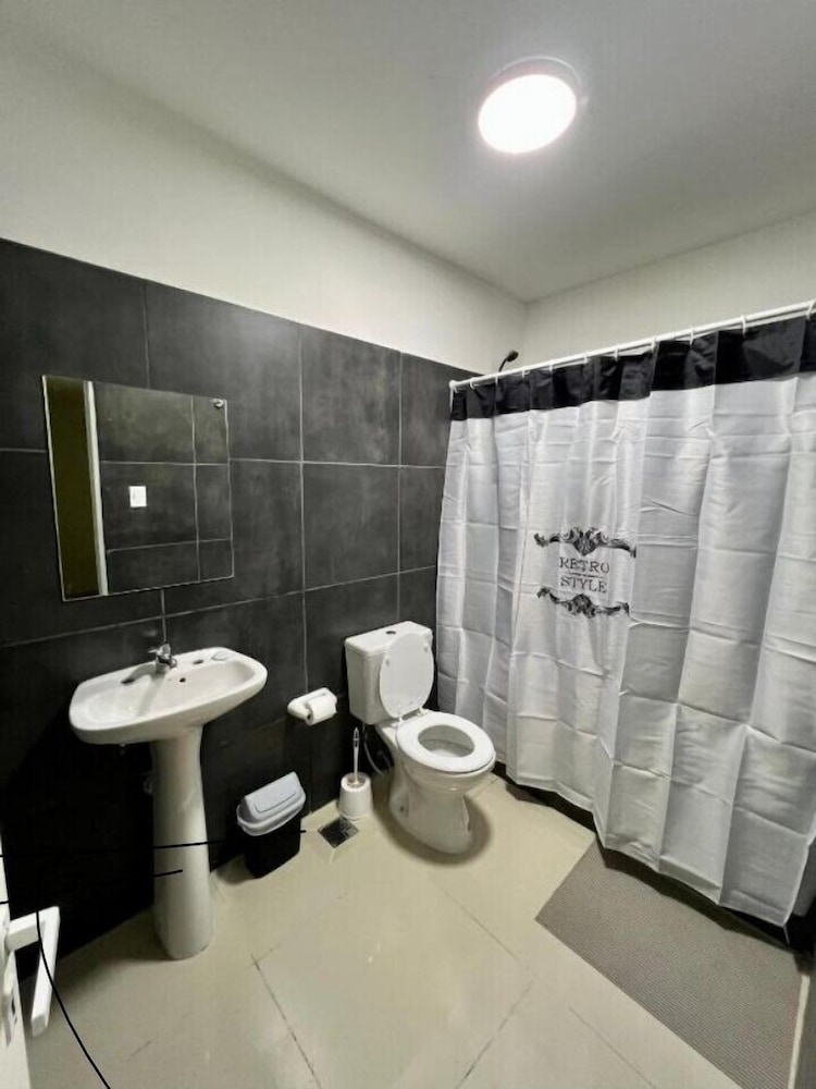 BLACK STAR ART HOSTEL