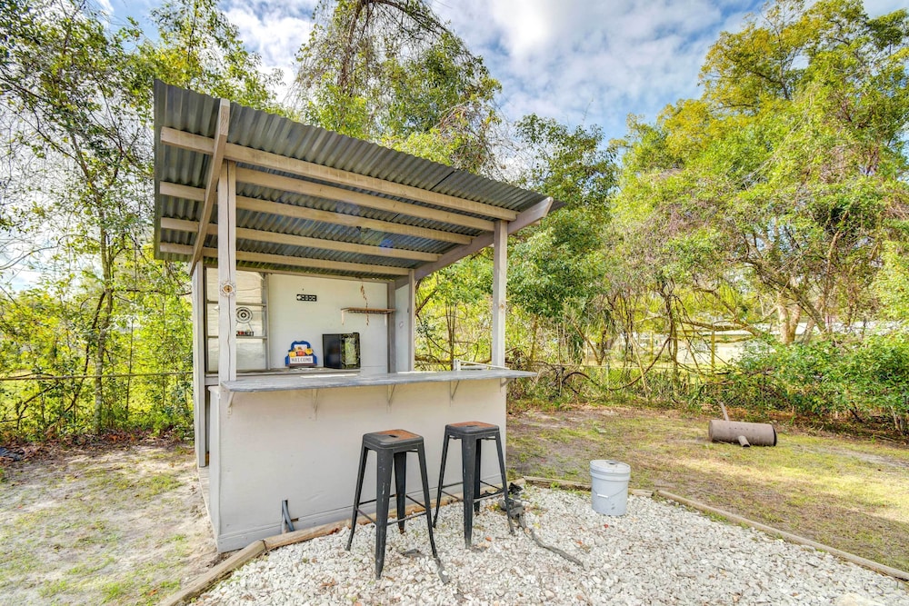Beautiful Palatka Vacation Rental w/ Yard! view 3