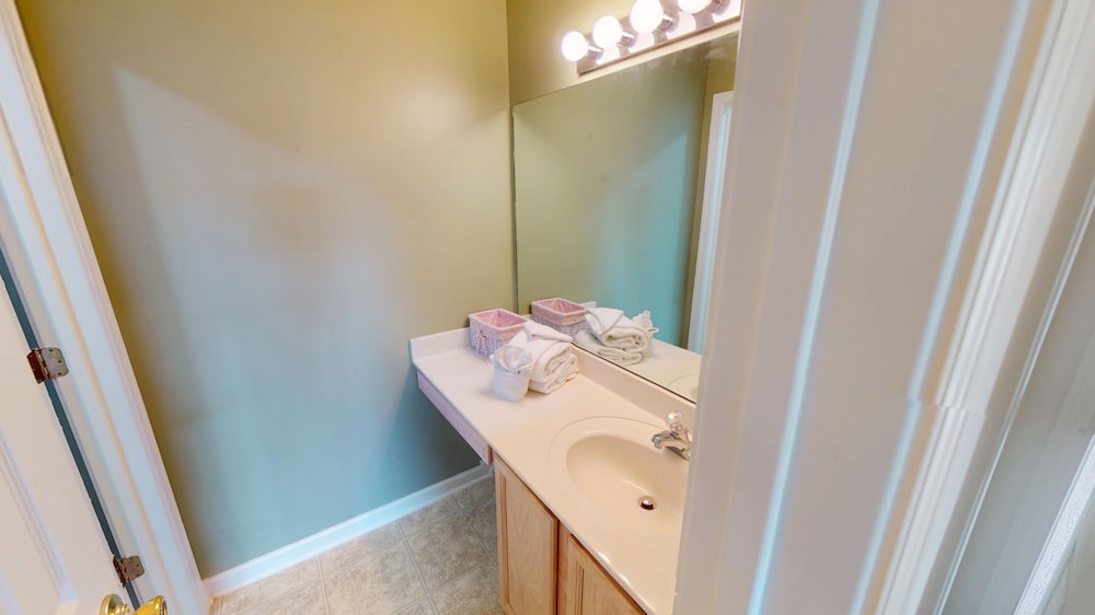 River Oaks 7g 2 Bedroom Condo