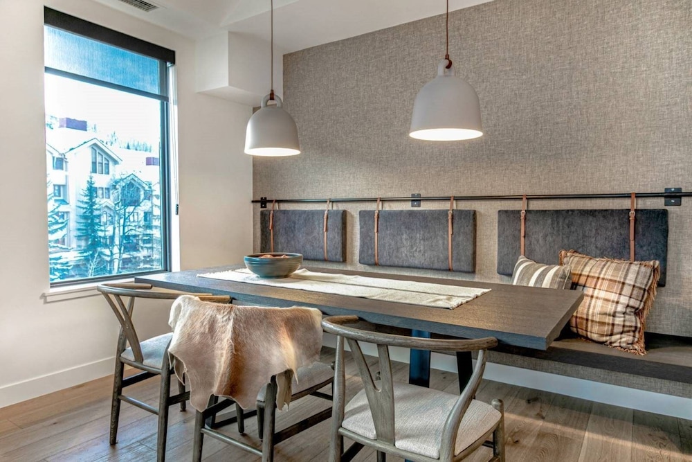 Gorgeous 4 Bedroom Ski In/out Condo in Beaver Creek Village