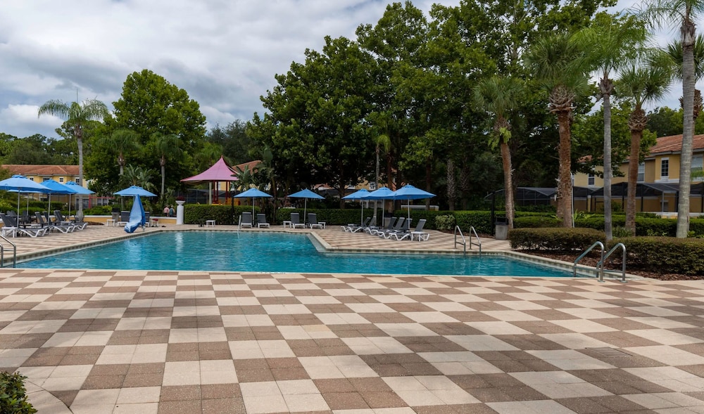 Charming 3BR Retreat Jacuzzi Comfort for 6 view 5