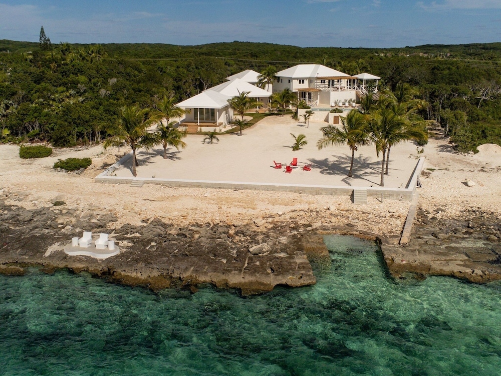 Seaesta - Brand New Estate W/pool & Private Backyard Beach 6 Bedroom Home