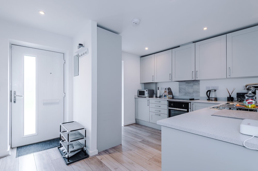 Luxury 2br in Salford, Slps 6, Wifi, Parking & ps5