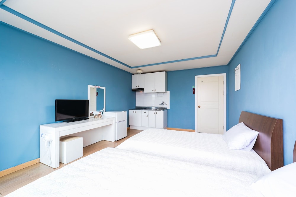 Elmar Condotel