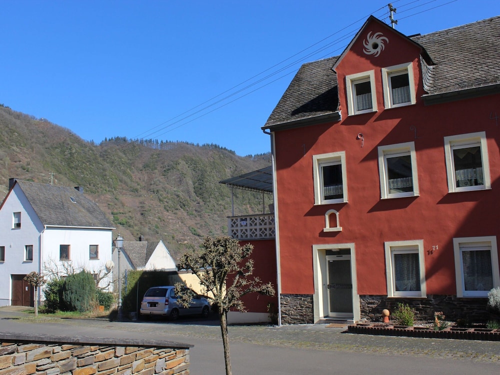 Comfortable Holiday Home Near Vineyards in Bremm