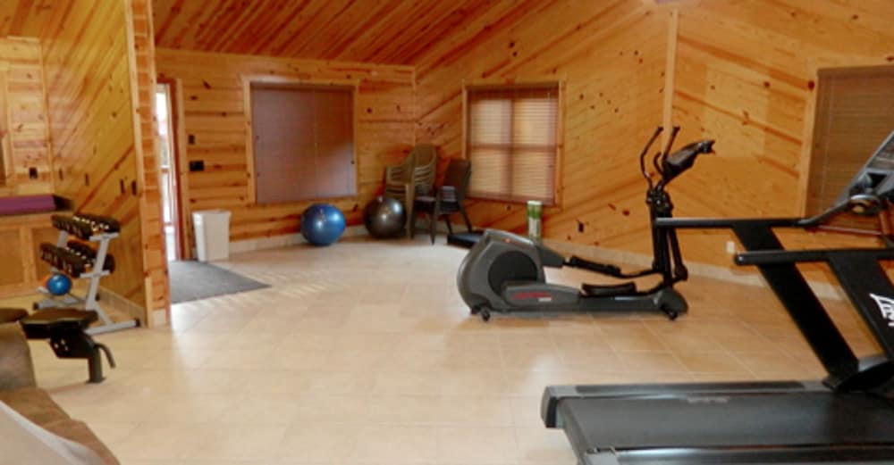 Resort Pool Fitness Room Hot Tub Jacuzzi