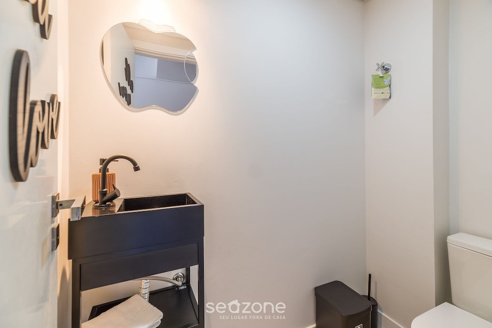 YHD - Condominium With Pool Near Ufsc Located in Carvoeira, This Condominium is an Excellent Choi