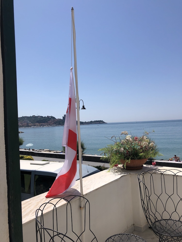 Villa Shelley Boutique Hotel