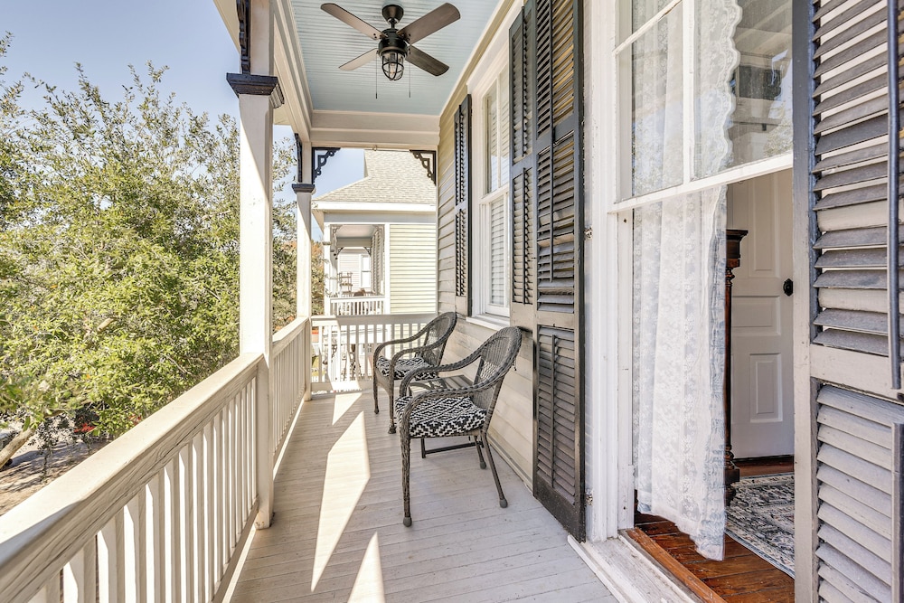 Walk to the Strand: Hideaway Haven Retreat