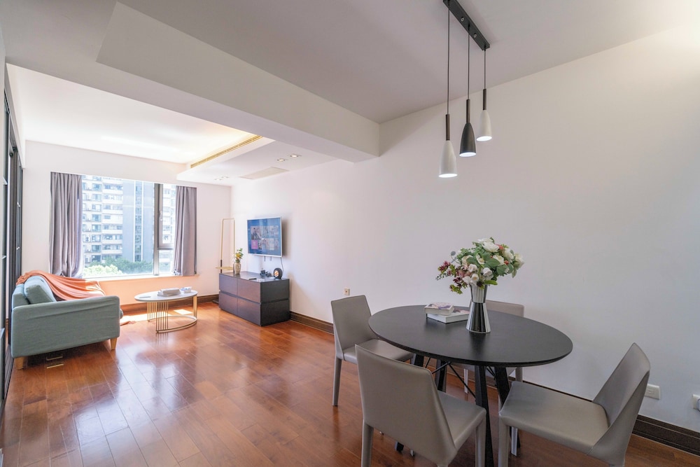 Tyms Modern1BR 1BA Apt Near Metro 1 9 11