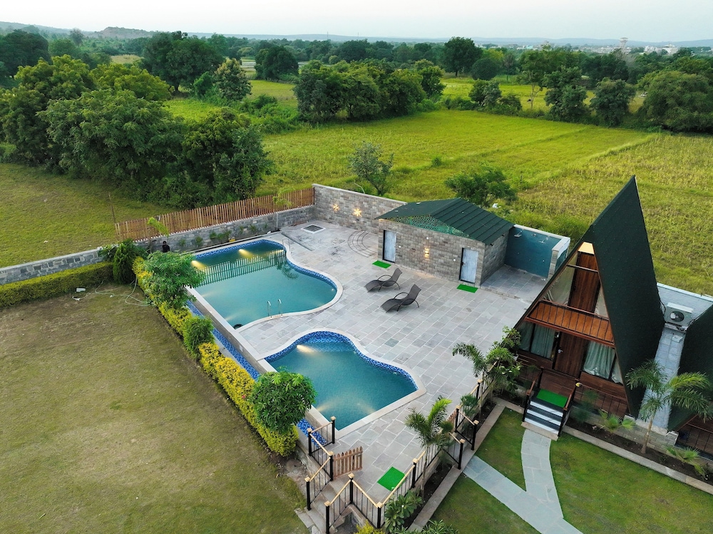 Green Hills Farm & Resorts