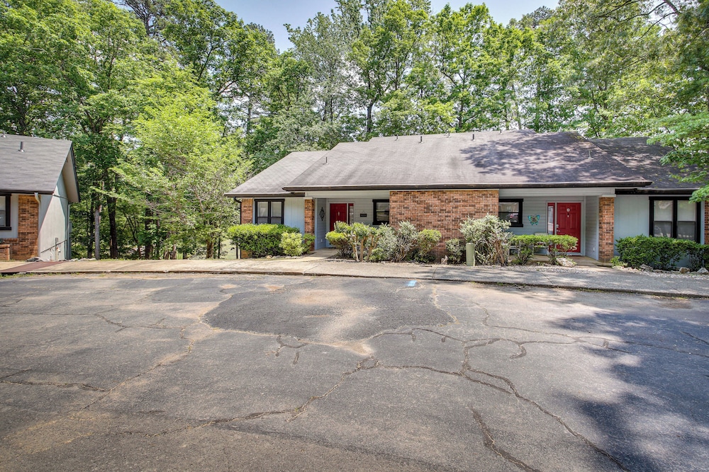Hot Springs Townhome w/ Golf Course Views! view 4