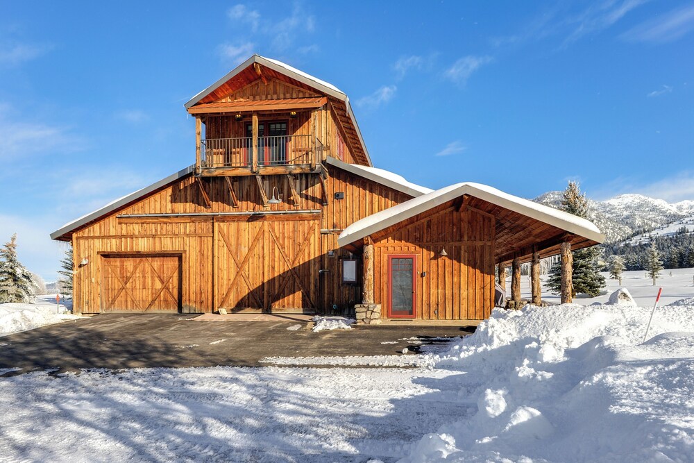 On 20 Scenic Acres: Mtn Retreat in Star Valley