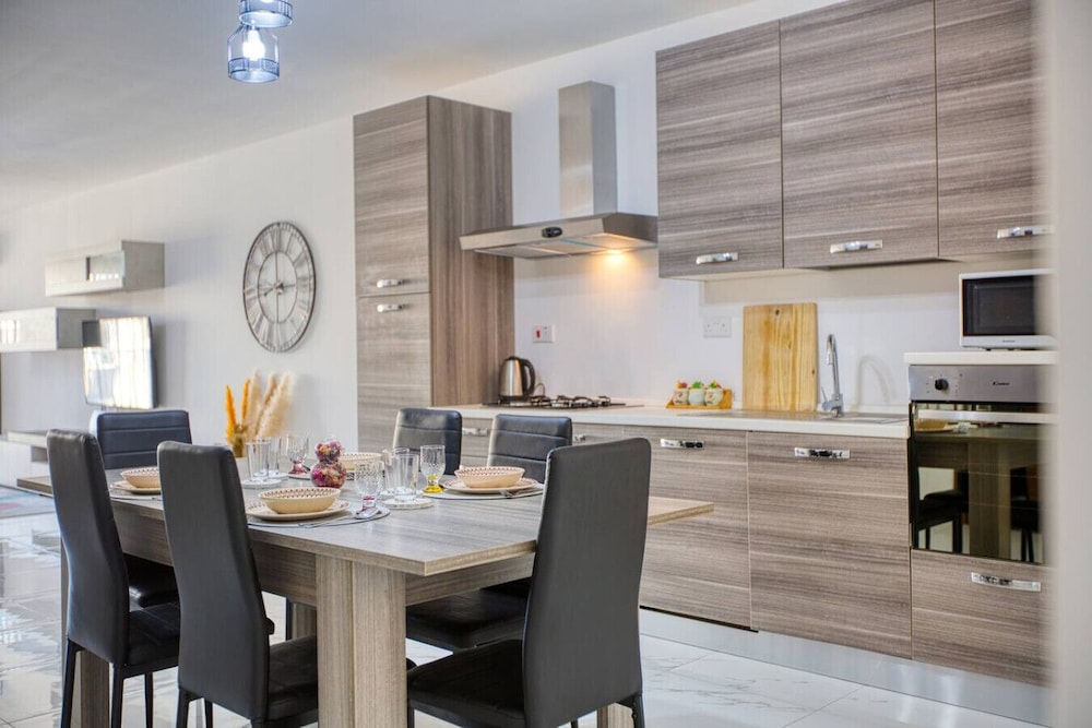Apartment in Marsalforn Beaches Seaside Dining