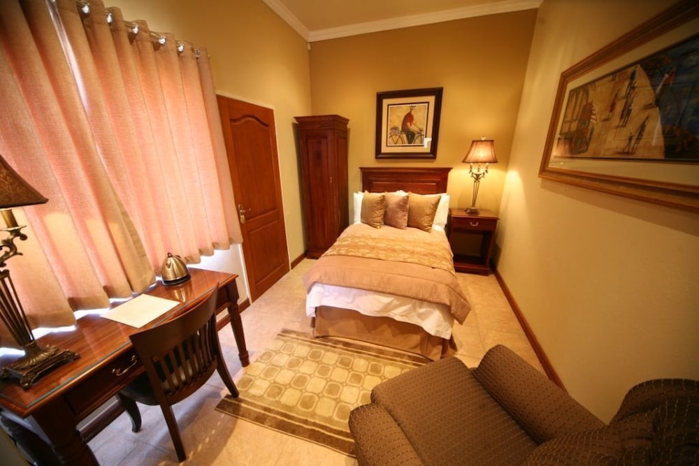 Le Cozmo Guest House view 3