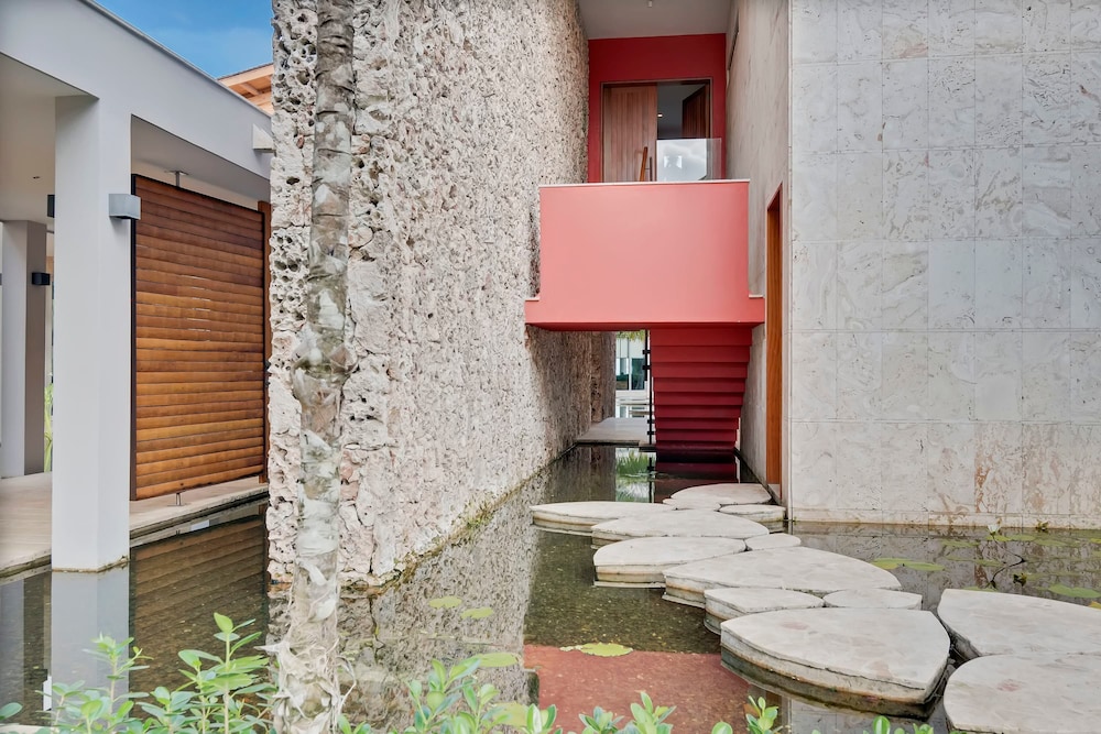 Exquisite Villa w Stunning Ocean Views Gym Golf