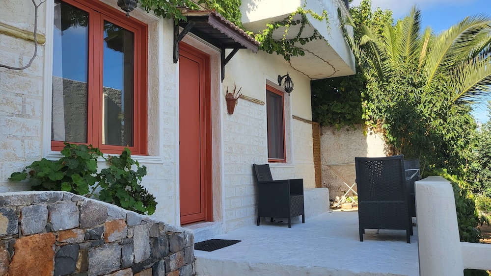 Private Villa Full View for up to 10 Vacationers view 4