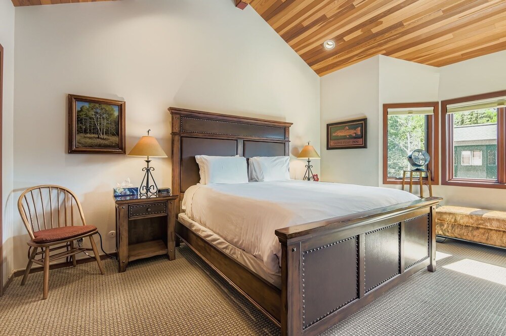 1763 Lakeside Getaway At Deer Valley! 3 Bedroom Home