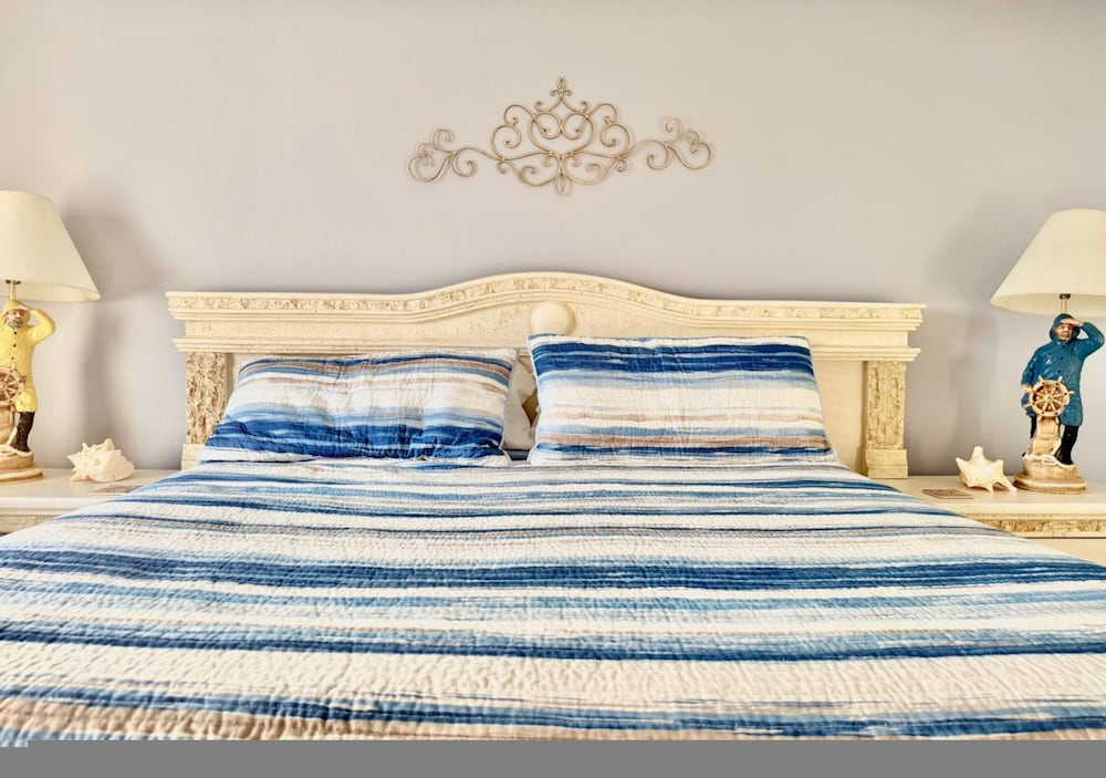 King bed Oceanview Daytonabeach