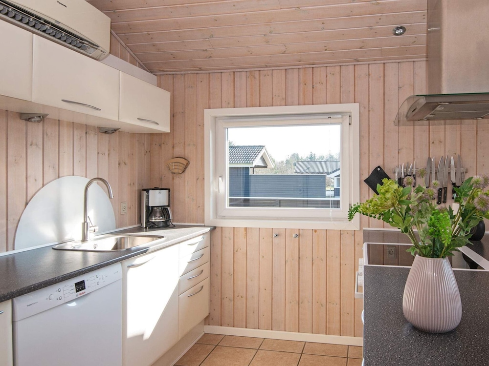 6 Person Holiday Home in Oksbol view 4