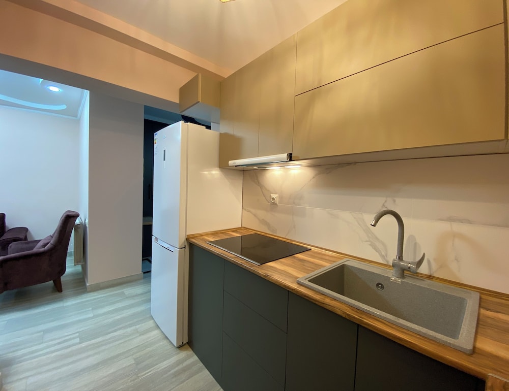 Apartment by Luxe Group SN100