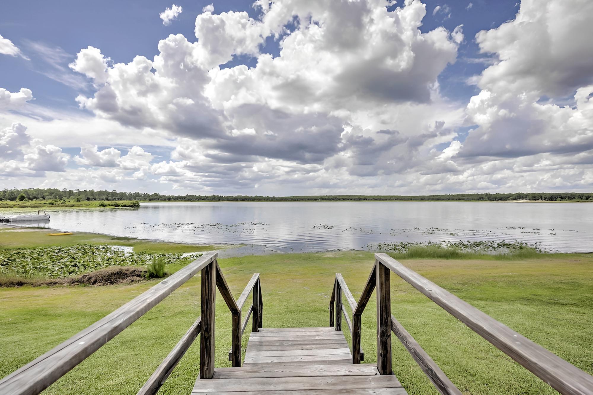 Quaint Silver Springs Cabin w/ Direct Lake Access! view 3